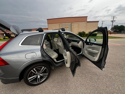 Used 2018 Volvo XC60 T5 Momentum w/ Convenience Package image 25