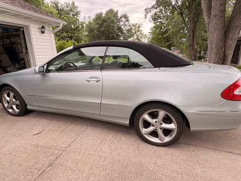 Used 2005 Mercedes-Benz CLK 320 Cabriolet image 4