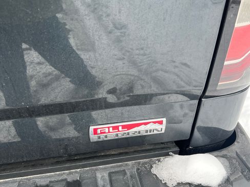 Used 2018 GMC Sierra 1500 SLT w/ All Terrain Package image 21