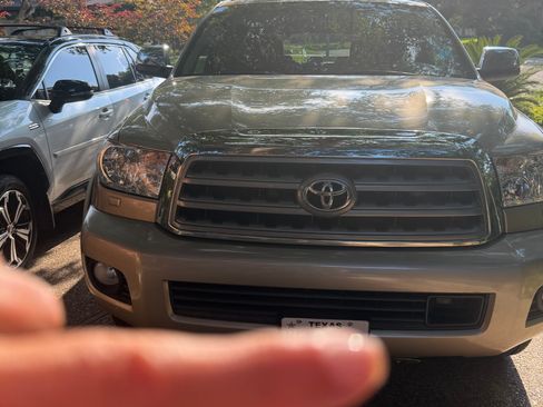 Used 2008 Toyota Sequoia Platinum AWD/4WD image 2