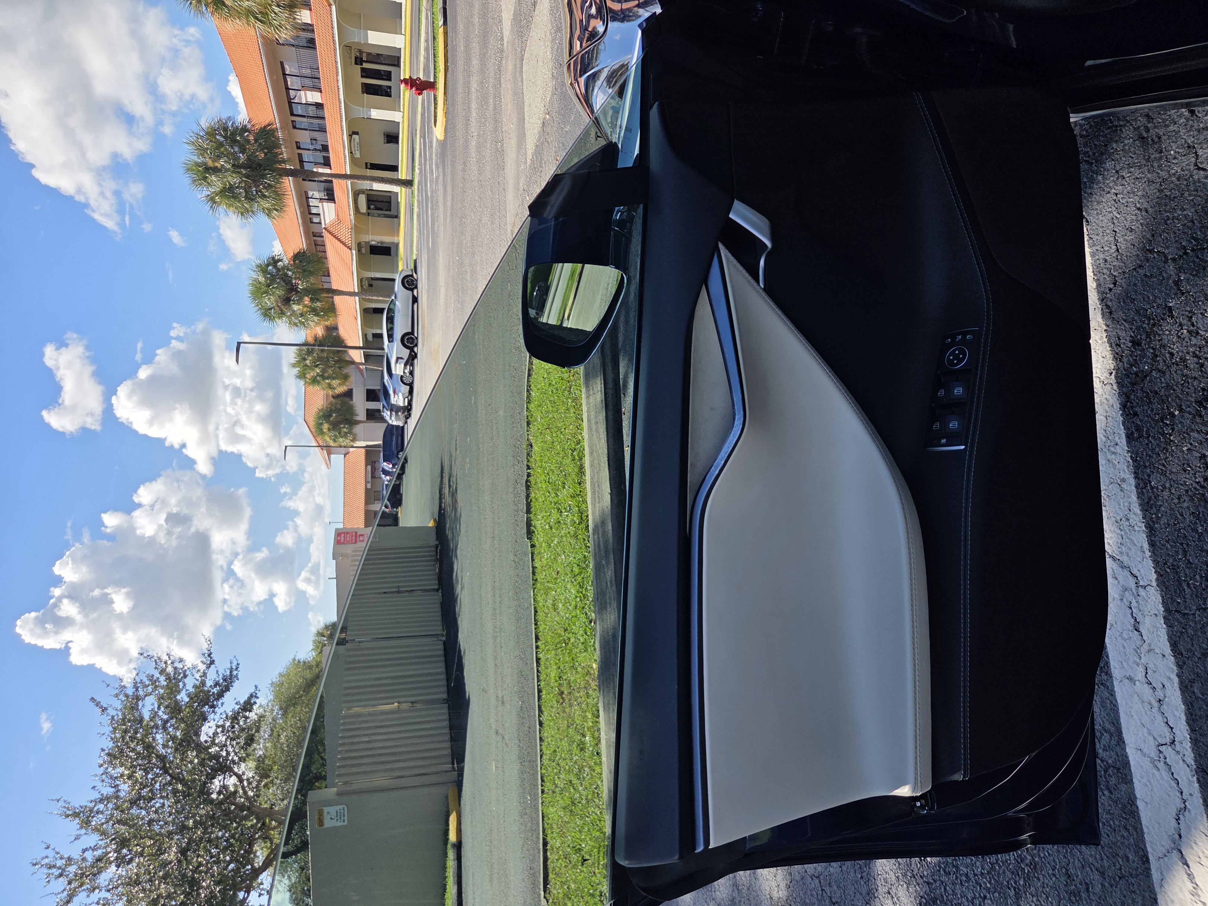 Used 2019 Tesla Model S Standard Range AWD/4WD image 12