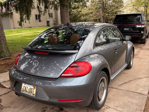 Used 2016 Volkswagen Beetle 1.8T Classic FWD image 4