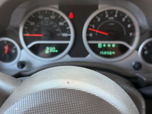Used 2007 Jeep Wrangler Unlimited Sahara RWD image 12