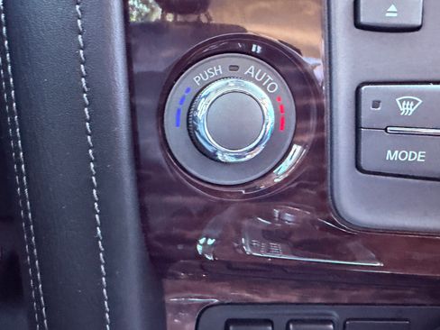 Used 2019 Nissan Armada SL w/ Premium Package AWD/4WD image 9