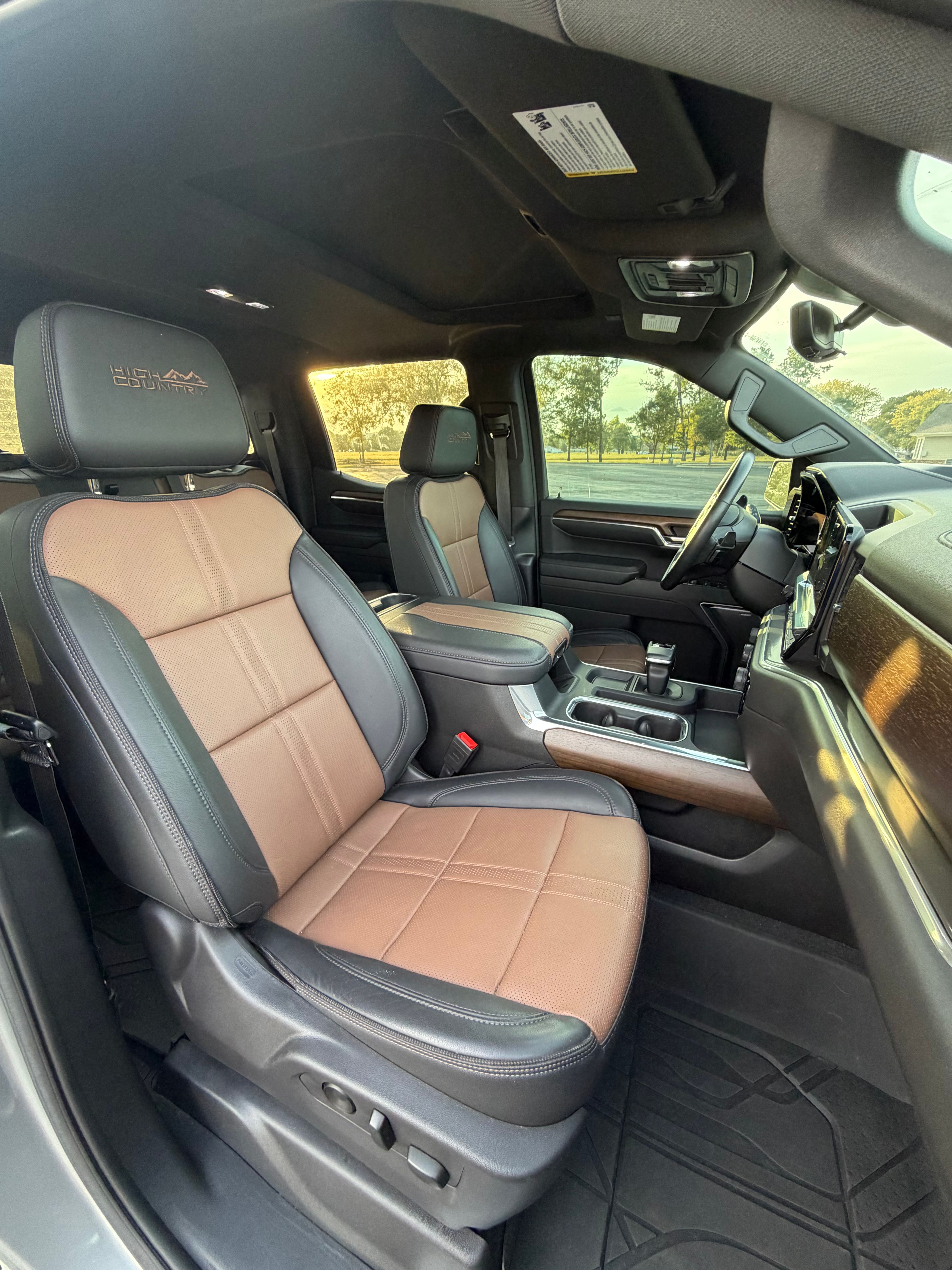Used 2024 Chevrolet Silverado 1500 High Country w/ High Country Premium Package AWD/4WD image 8
