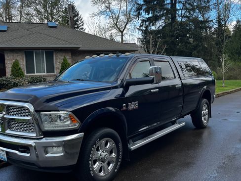 Used 2014 RAM 2500 Laramie w/ Cold Weather Group image 2