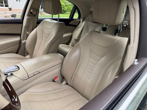 Used 2017 Mercedes-Benz S 550 4MATIC Sedan image 21