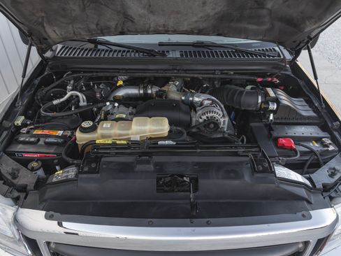 Used 2002 Ford F350 4x4 Crew Cab Super Duty image 8