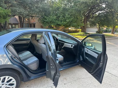 Used 2018 Toyota Corolla LE image 9