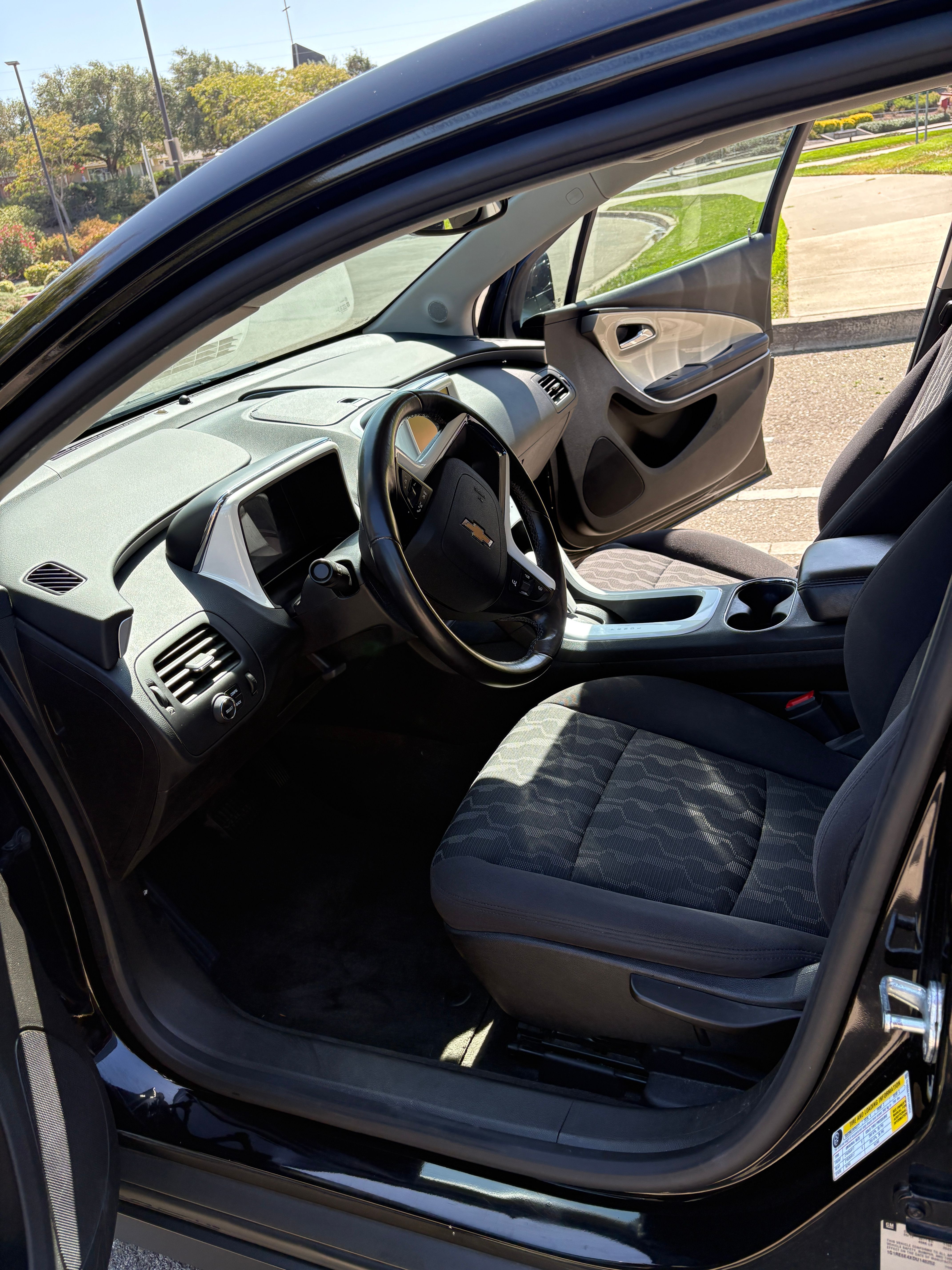Used 2013 Chevrolet Volt w/ Enhanced Safety Package 1 FWD image 13