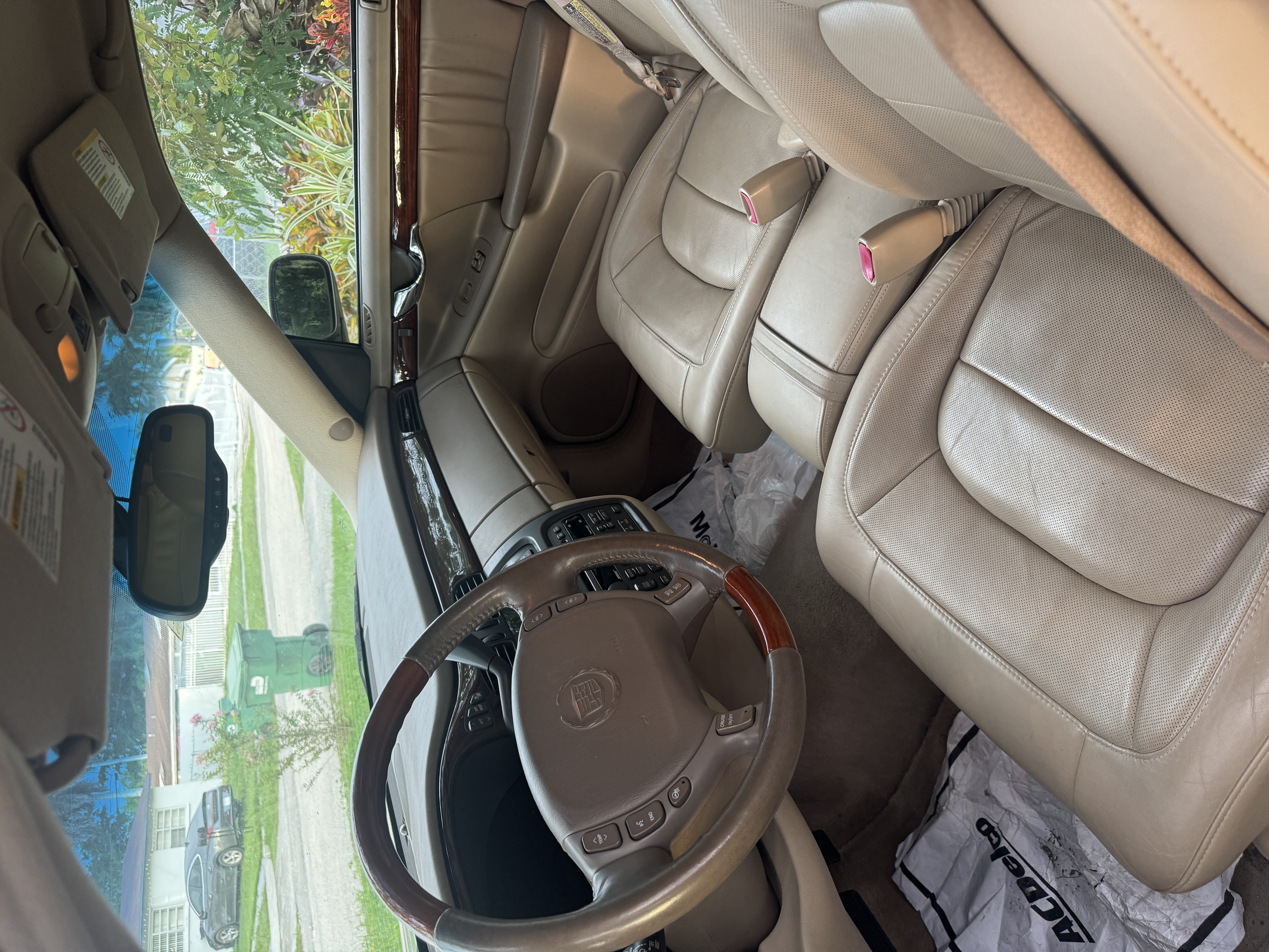 Used 2004 Cadillac De Ville DHS w/ Equipment Group FWD image 5