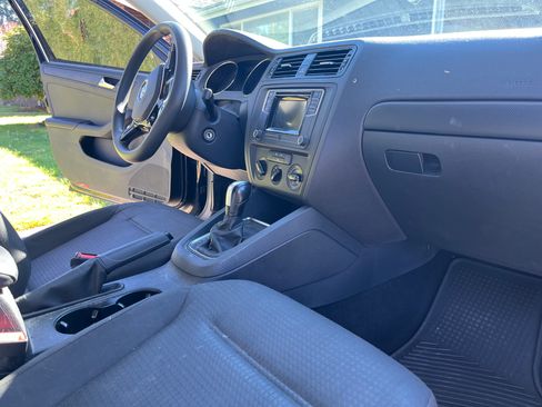 Used 2016 Volkswagen Jetta S image 17