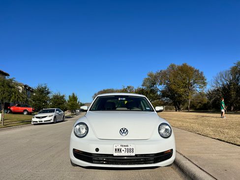 Used 2014 Volkswagen Beetle TDI image 4