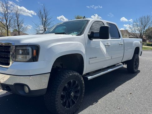 Used 2011 GMC Sierra 3500 SLT w/ SLT Convenience Package image 11