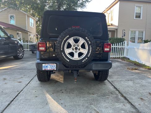 Used 2019 Jeep Wrangler Sport AWD/4WD image 10