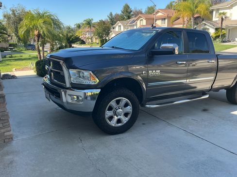Used 2014 RAM 2500 Laramie AWD/4WD image 1