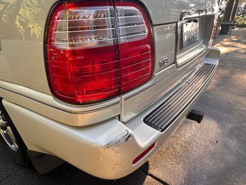 Used 2000 Lexus LX 470 4WD image 16