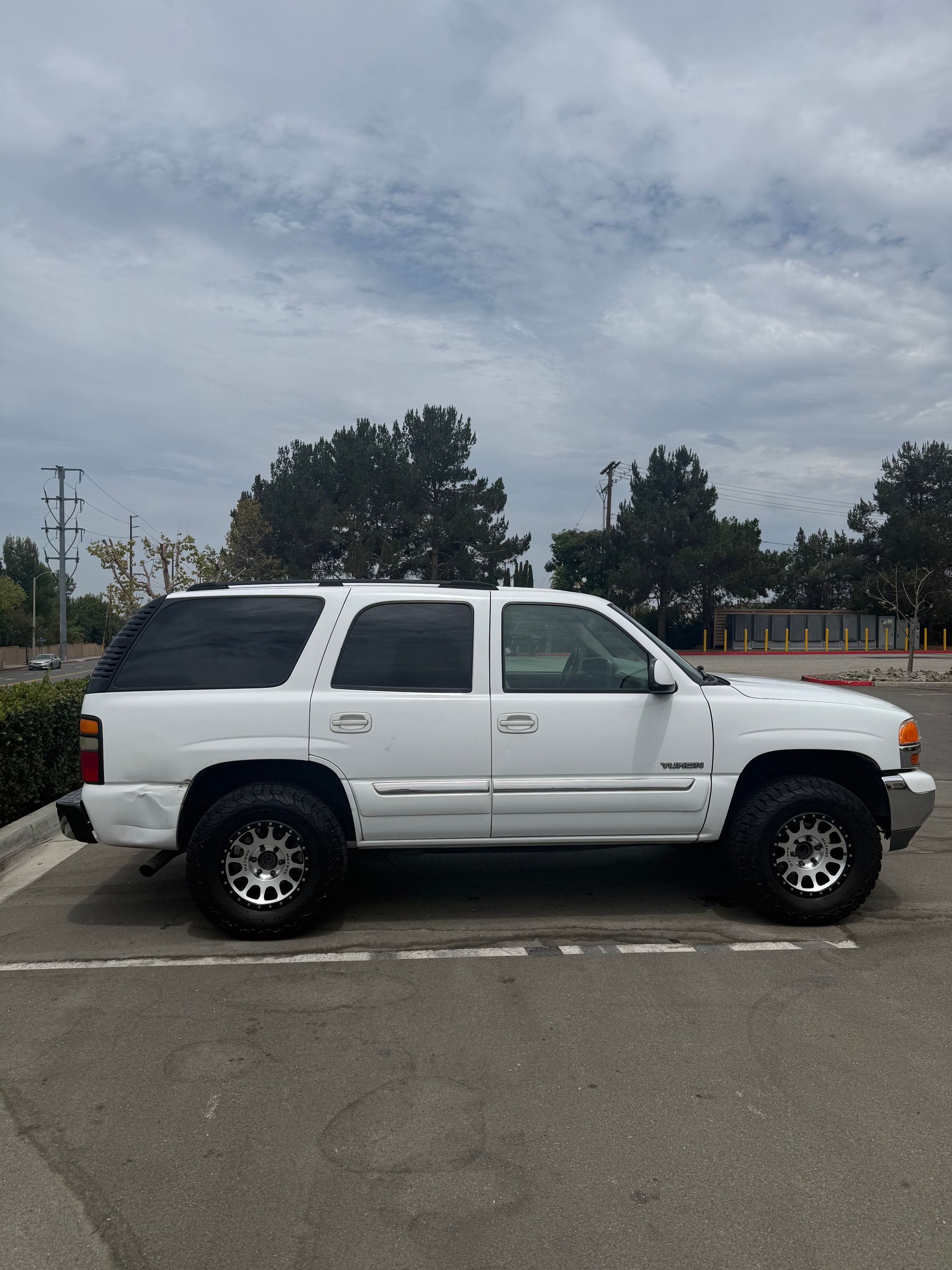 Used 2004 GMC Yukon SLE RWD image 6