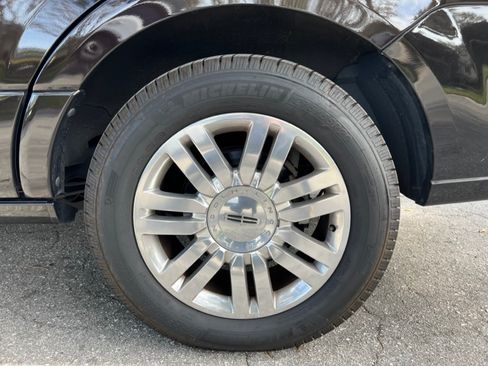 Used 2013 Lincoln Navigator 2WD w/ HD Trailer Tow Pkg image 4