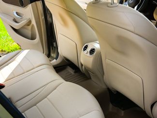 Used 2022 Mercedes-Benz GLC 300 4MATIC image 1