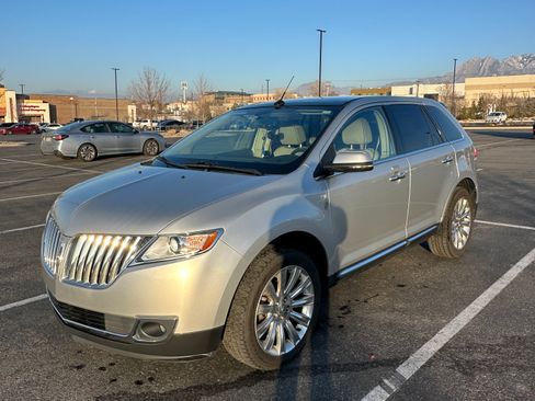 Used 2013 Lincoln MKX AWD image 2