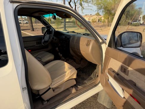 Used 2000 Toyota Tacoma 4x4 Xtracab V6 image 15