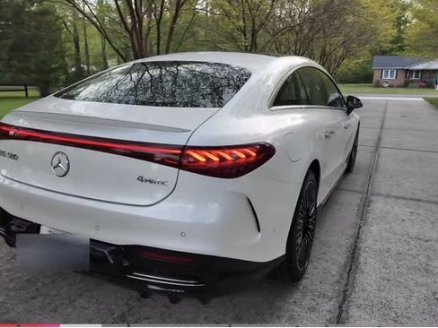 Used 2022 Mercedes-Benz EQS 580 4MATIC Sedan image 12