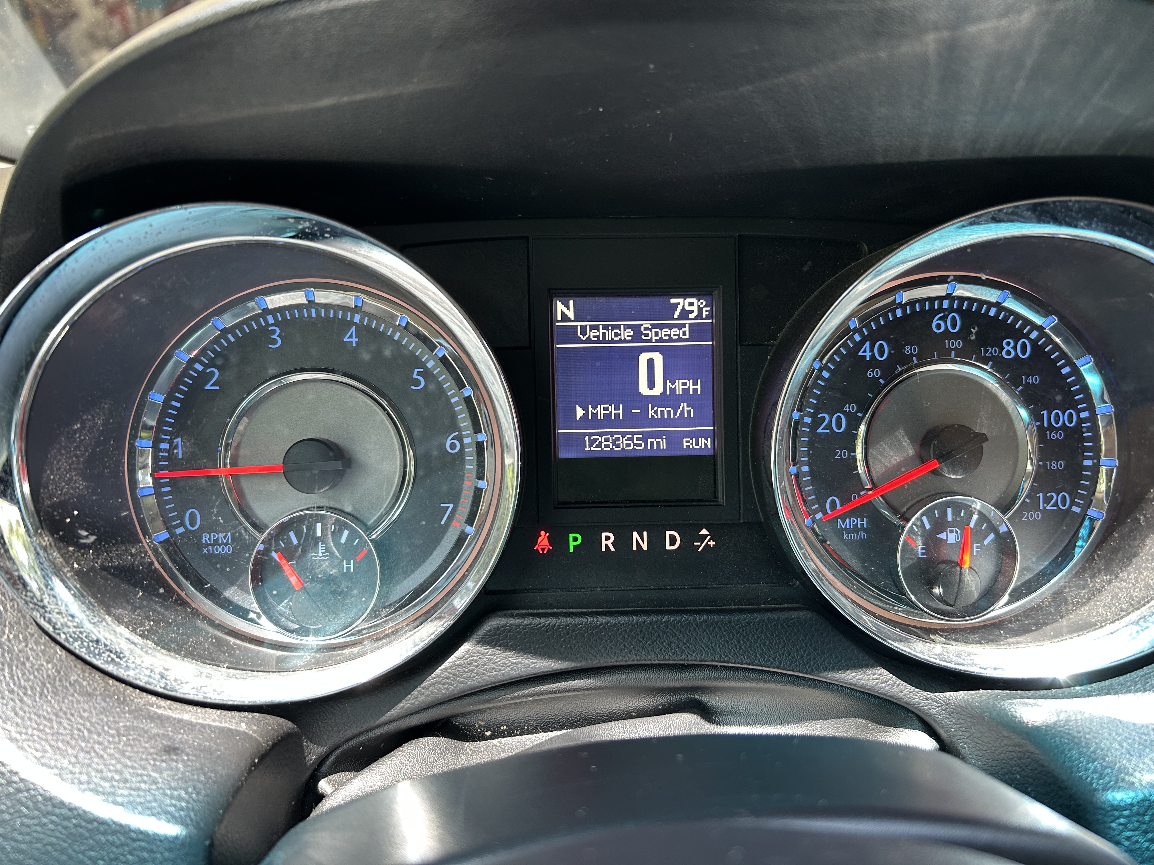 Used 2015 Chrysler Town & Country Touring FWD image 9