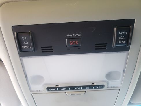 Used 2013 Lexus LS 460 image 24