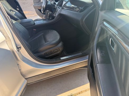 Used 2013 Ford Taurus Limited image 9