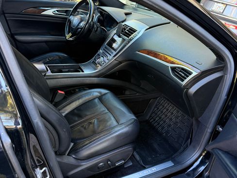 Used 2017 Lincoln MKZ Select image 13
