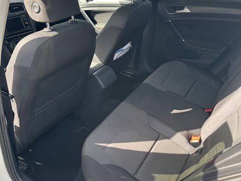 Used 2018 Volkswagen Golf S FWD image 8