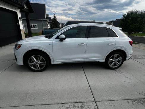 Used 2019 Audi Q3 2.0T Premium Plus w/ Premium Plus Package AWD/4WD image 5