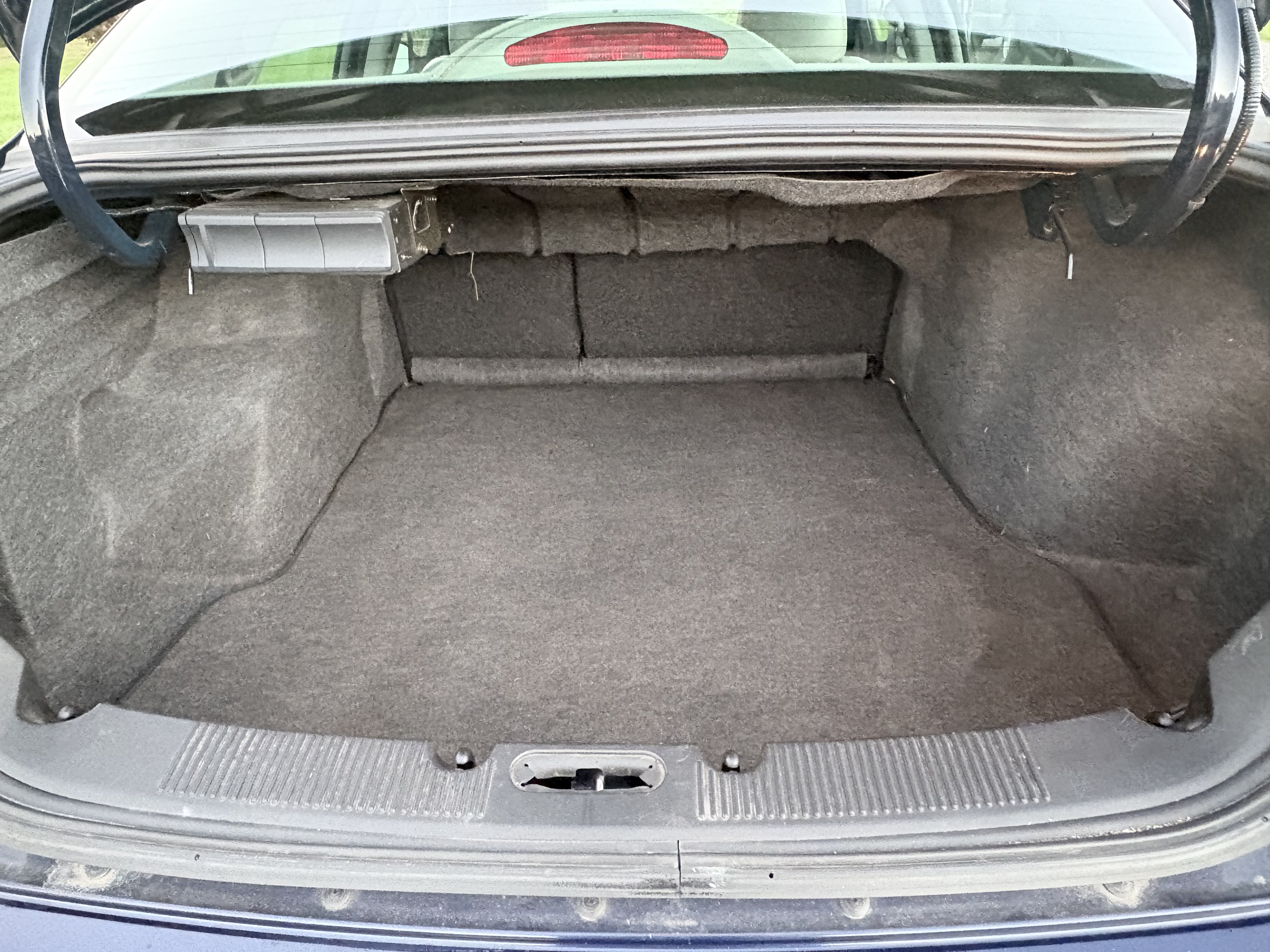 Used 2000 Ford Taurus SEL FWD image 6