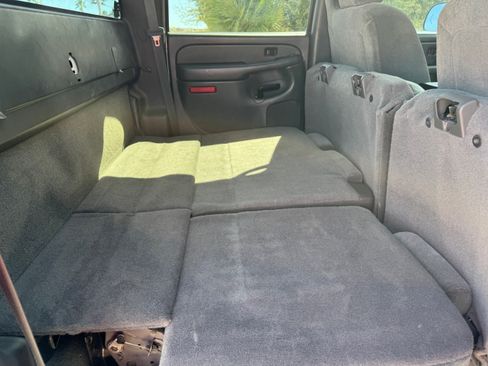 Used 2004 Chevrolet Silverado 2500 LS w/ Heavy-Duty Power Package image 13