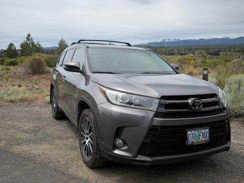 Used 2018 Toyota Highlander SE AWD/4WD image 4