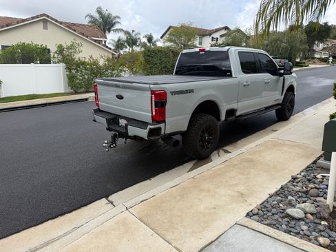 Used 2025 Ford F250 Lariat w/ Tremor Off-Road Package AWD/4WD image 5