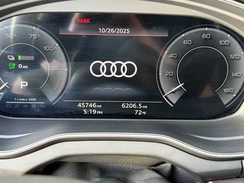 Used 2022 Audi Q5 e Premium w/ Convenience Package image 14