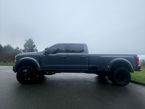 Used 2023 Ford F450 Platinum w/ FX4 Off-Road Package image 9