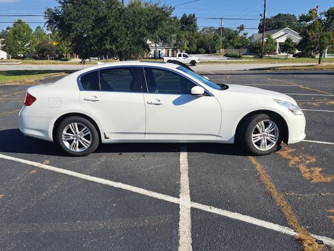 Used 2011 INFINITI G37 x Sedan w/ Premium Pkg image 5