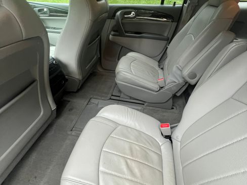 Used 2013 Buick Enclave Leather FWD image 16