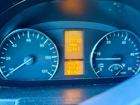 Used 2012 Mercedes-Benz Sprinter 2500 image 8