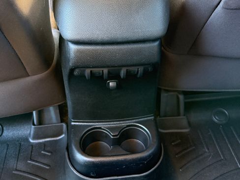 Used 2013 Jeep Wrangler Unlimited Sport image 19