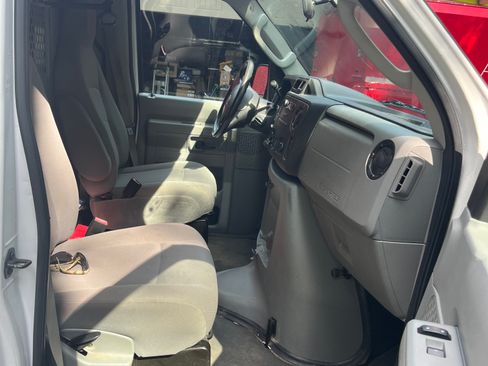 Used 2013 Ford E-250 and Econoline 250 w/ PWR Group RWD image 6