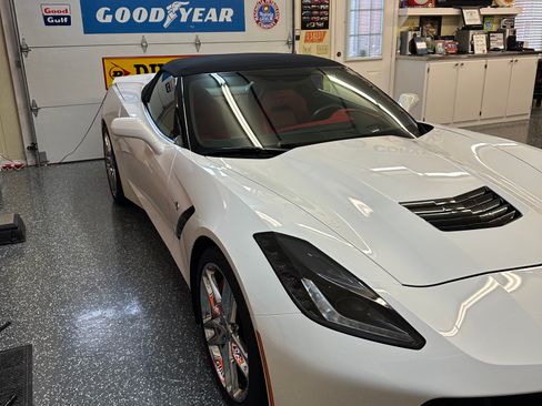 Used 2015 Chevrolet Corvette Stingray Convertible w/ 3LT Preferred Equipment Group RWD image 2