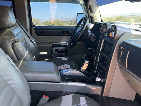 Used 2003 HUMMER H2 Luxury w/ Preferred Equipment Group image 8