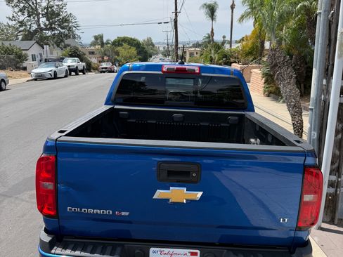 Used 2018 Chevrolet Colorado LT w/ LT Convenience Package RWD image 9