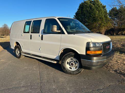 Used 2021 GMC Savana 2500 w/ Driver Convenience Package image 5