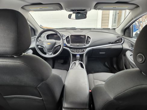 Used 2017 Chevrolet Volt LT w/ Comfort Package image 12