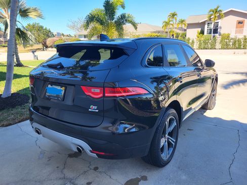 Used 2018 Jaguar F-PACE S image 10
